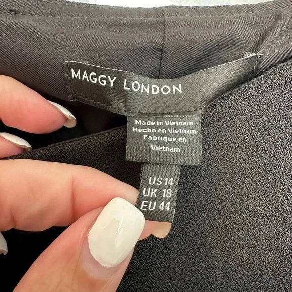 Maggy London Classic Black Cold Shoulder Ruffle Shift Dress Women’s Size 14 - Picture 10 of 12
